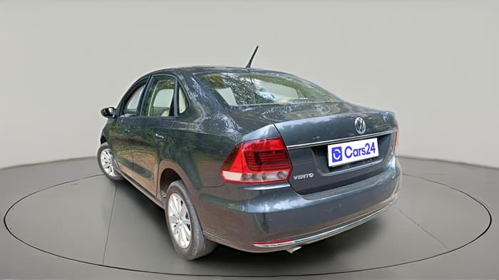 2017 Volkswagen Vento HIGHLINE PLUS 1.2 AT 16 ALLOY, Petrol, Automatic, 48,964 km, exterior