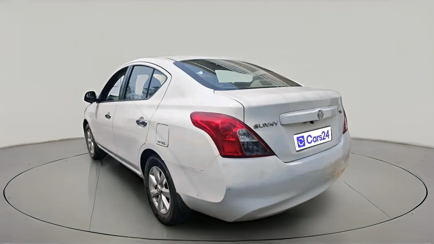 2011 Nissan Sunny XV PETROL, Petrol, Manual, 1,20,231 km, exterior