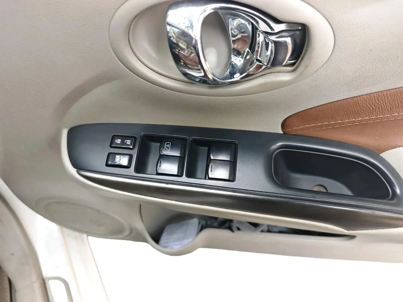 2011 Nissan Sunny XV PETROL, Petrol, Manual, 1,20,231 km, interior