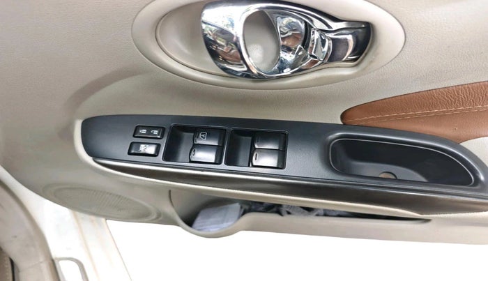 2011 Nissan Sunny XV PETROL, Petrol, Manual, 1,20,231 km, interior