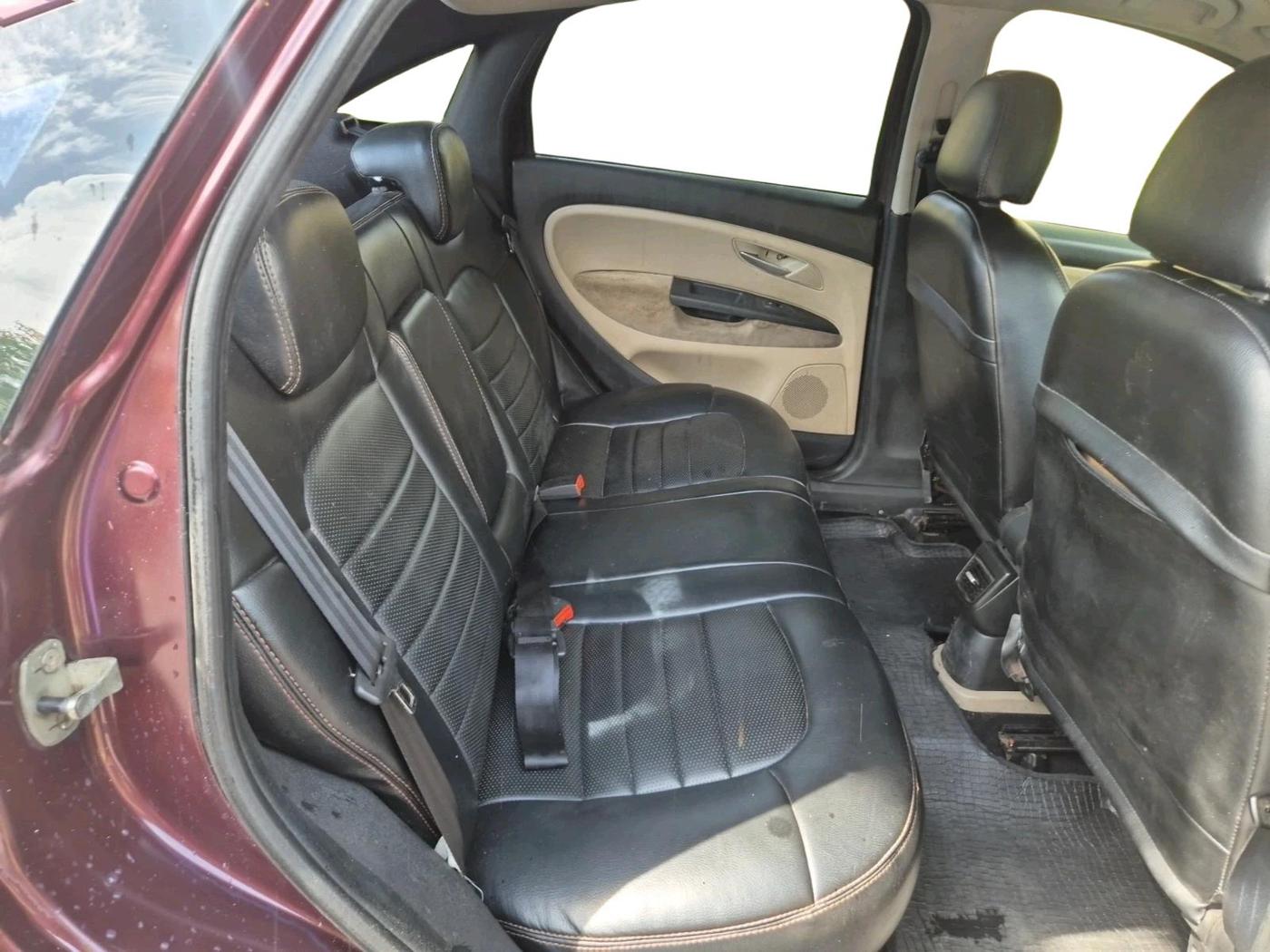2011 Fiat Linea EMOTION 1.3, Diesel, Manual, 75,000 km, interior