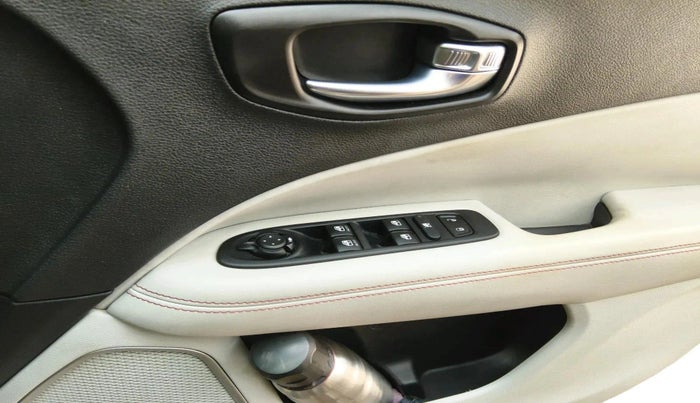 2018 Jeep Compass LIMITED 2.0 DIESEL, Diesel, Manual, 1,01,319 km, interior