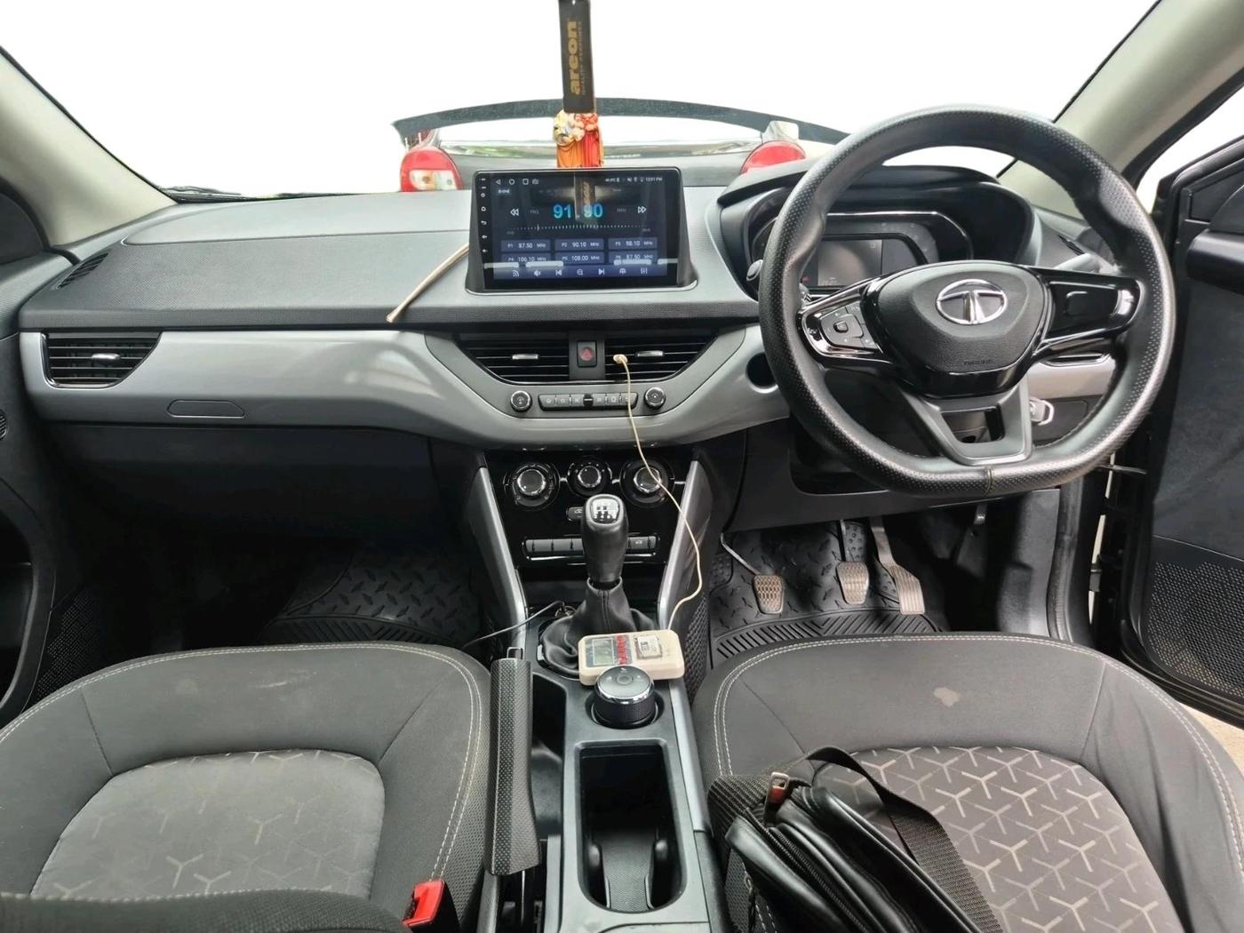 2023 Tata NEXON XM SUNROOF PETROL, Petrol, Manual, 23,122 km, interior