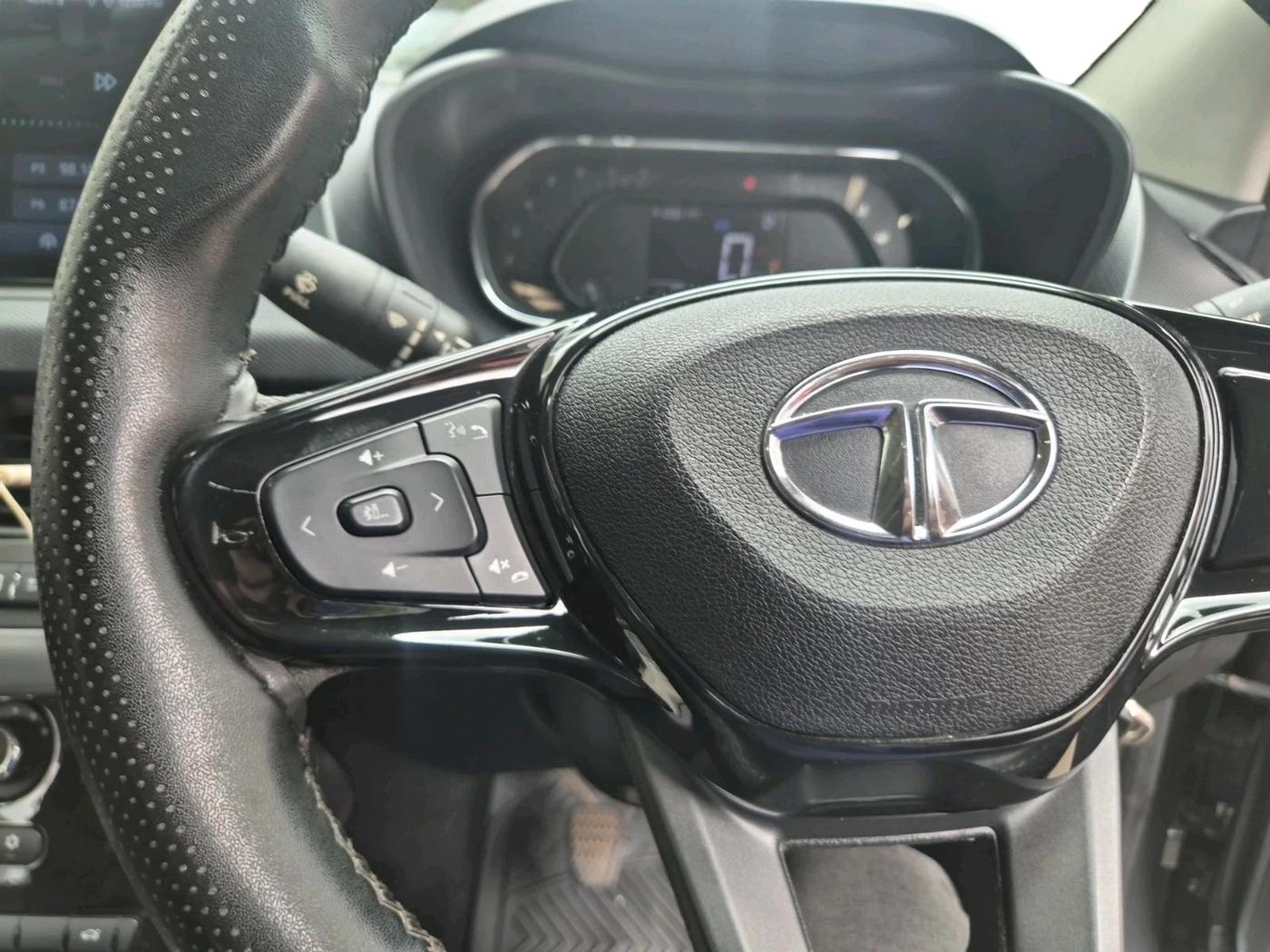 2023 Tata NEXON XM SUNROOF PETROL, Petrol, Manual, 23,122 km, interior