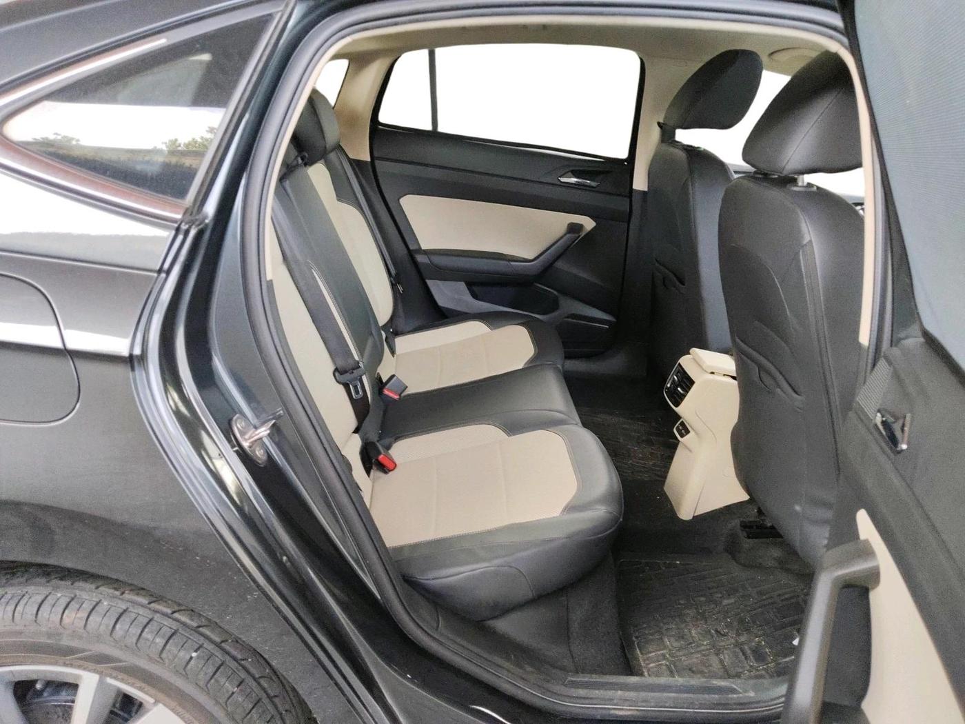 2022 Skoda SLAVIA STYLE 1.5L TSI MT, Petrol, Manual, 38,209 km, interior