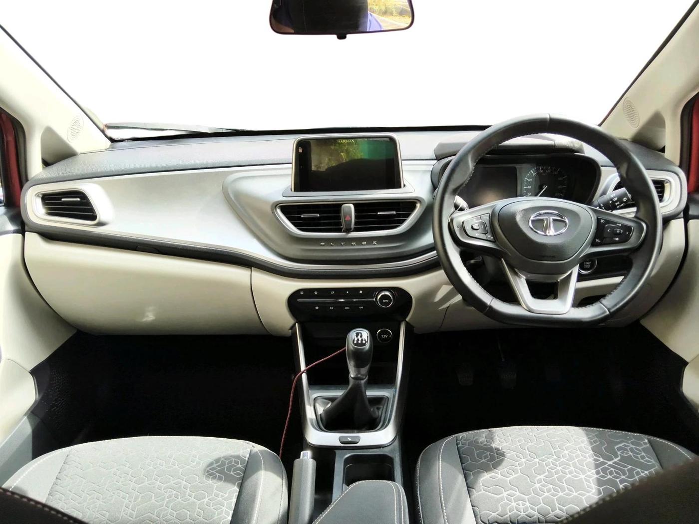 2023 Tata ALTROZ  XZ PLUS (S) , Diesel, Manual, 15,914 km, interior