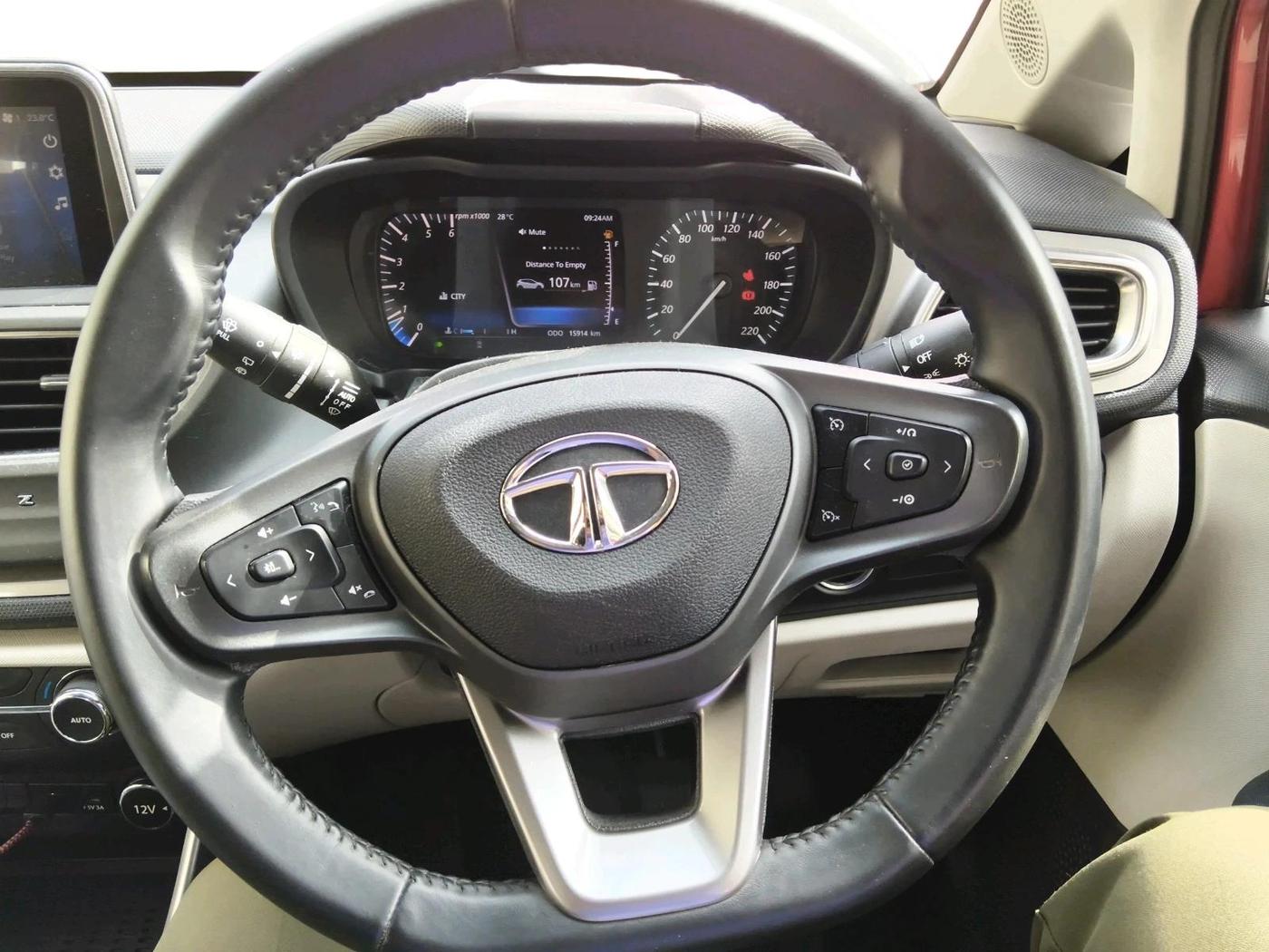 2023 Tata ALTROZ  XZ PLUS (S) , Diesel, Manual, 15,914 km, interior