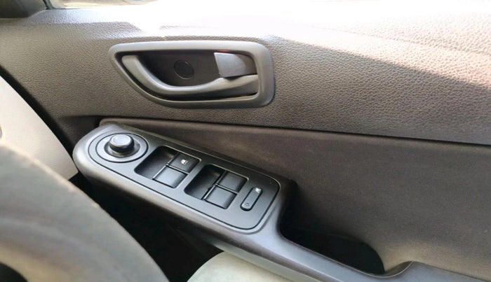 2015 Tata Zest XMA F-TRONIC DIESEL, Diesel, Automatic, 1,52,966 km, interior