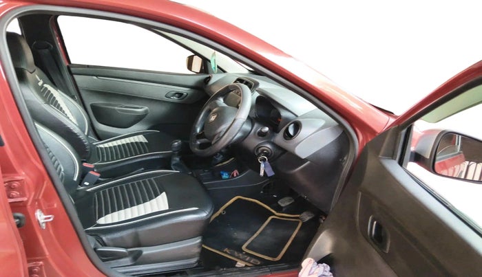 2018 Renault Kwid RXT 1.0 (O), Petrol, Manual, 31,854 km, interior