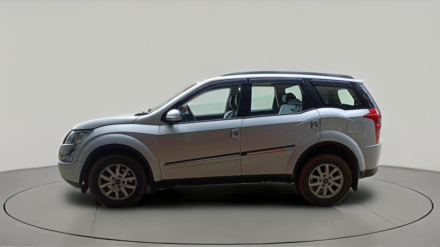 2018 Mahindra XUV500 W10 AT 1.99, Diesel, Automatic, 96,178 km, exterior