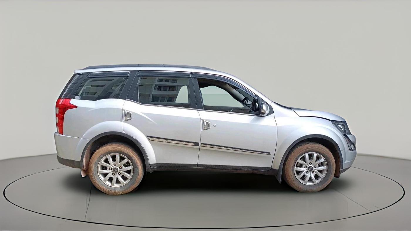 2018 Mahindra XUV500 W10 AT 1.99, Diesel, Automatic, 96,178 km, exterior