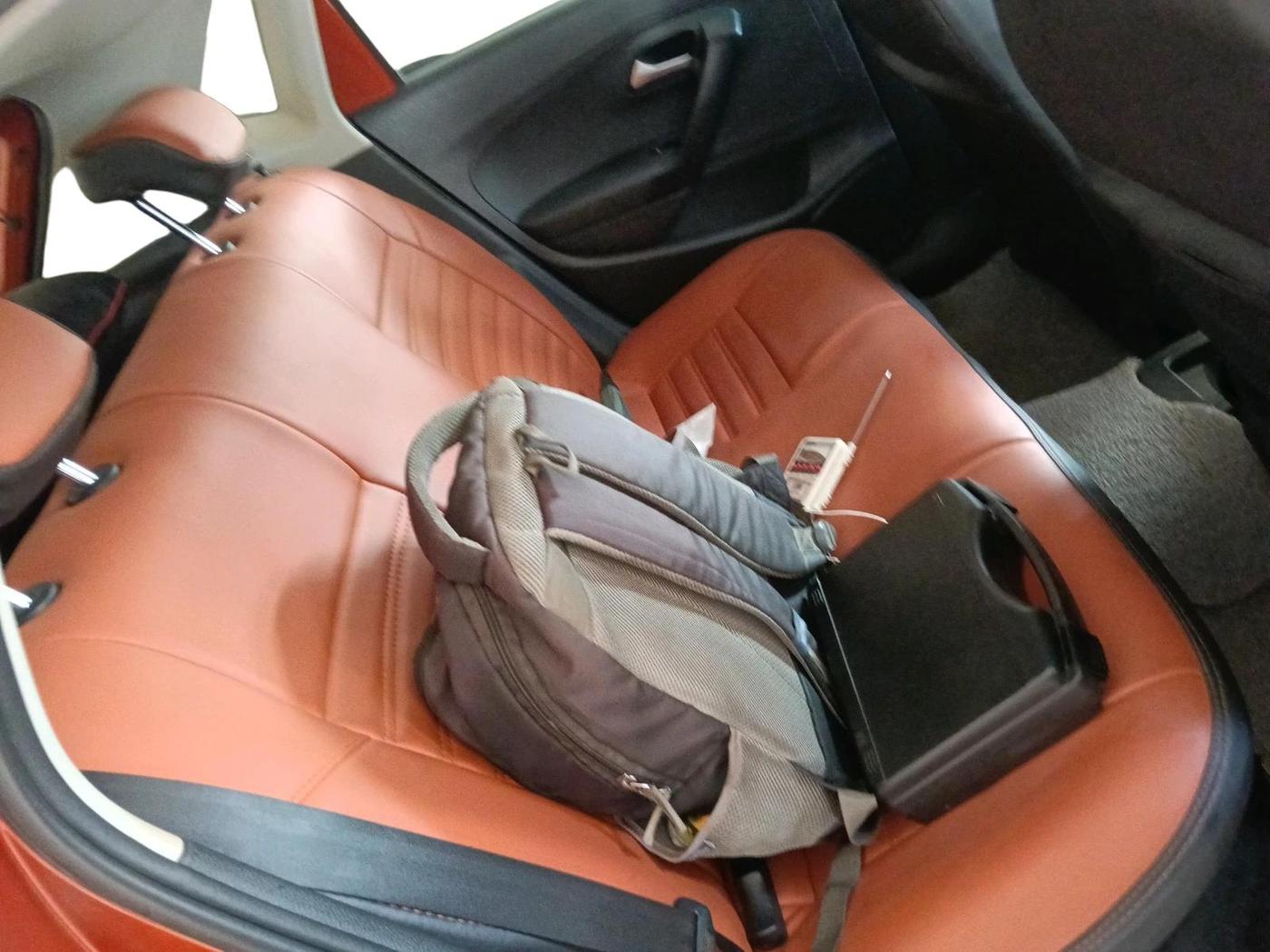 2015 Volkswagen Polo COMFORTLINE 1.5L, Diesel, Manual, 1,70,967 km, interior
