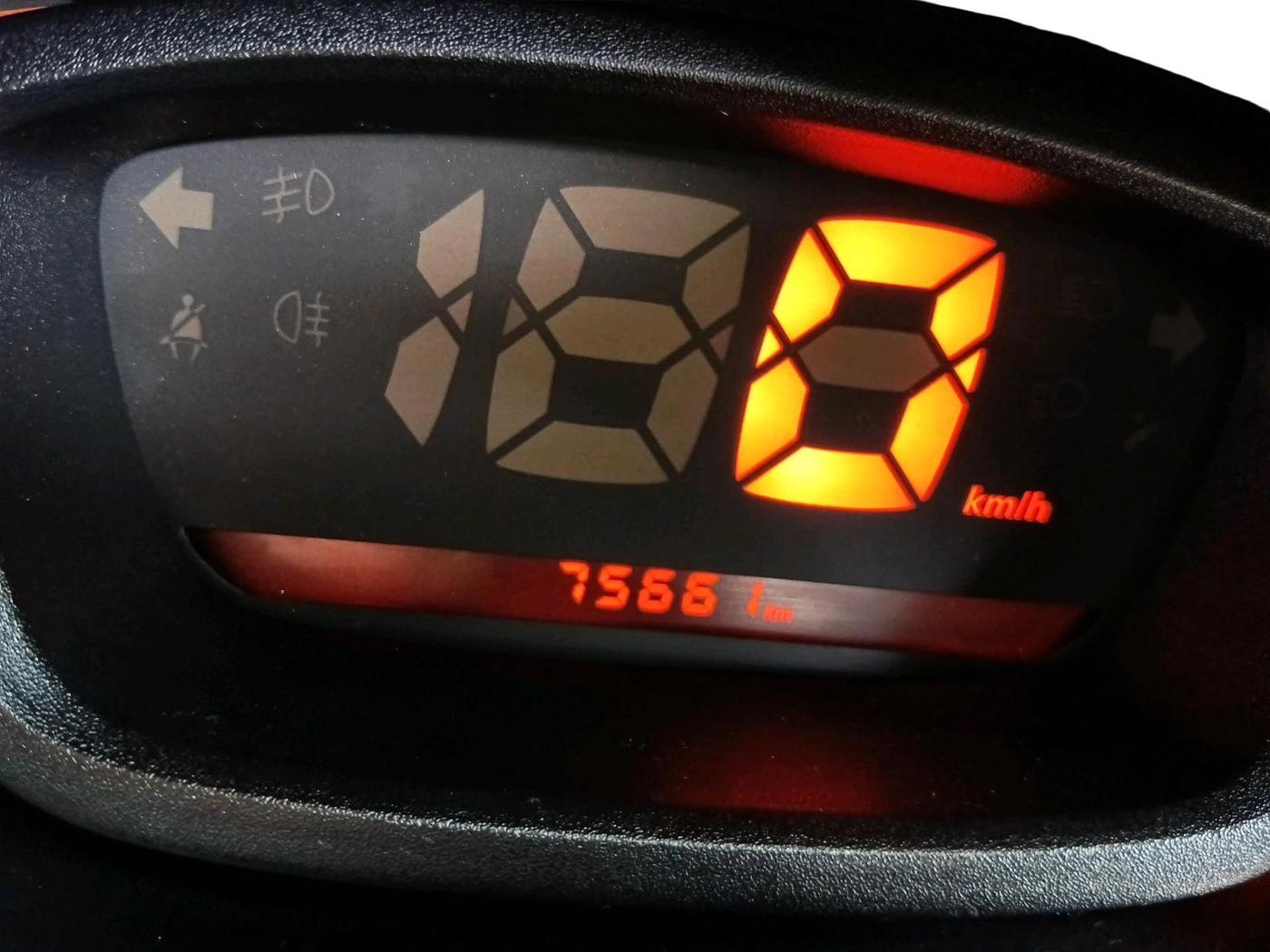 2017 Renault Kwid RXL 1.0, Petrol, Manual, 75,661 km, interior