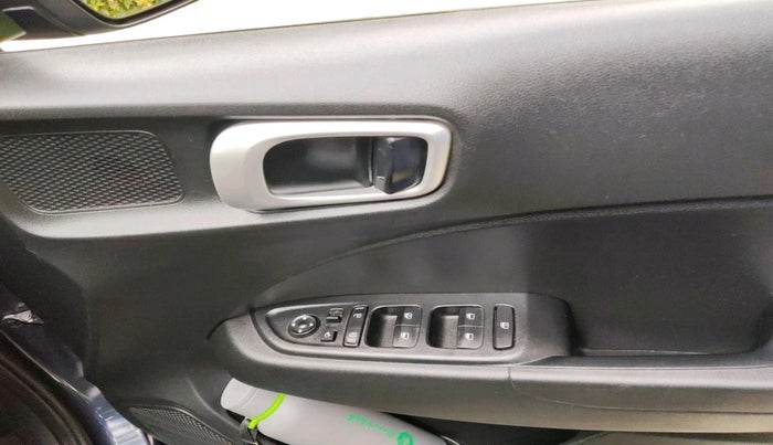 2020 Hyundai VENUE SX PLUS 1.0 TURBO DCT, Petrol, Automatic, 66,874 km, interior