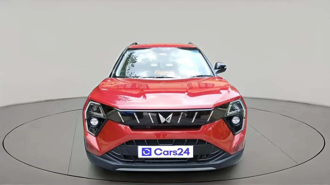 2024 Mahindra XUV 3XO AX5 1.2 L TCMPFI AT, Petrol, Automatic, 16,272 km, exterior