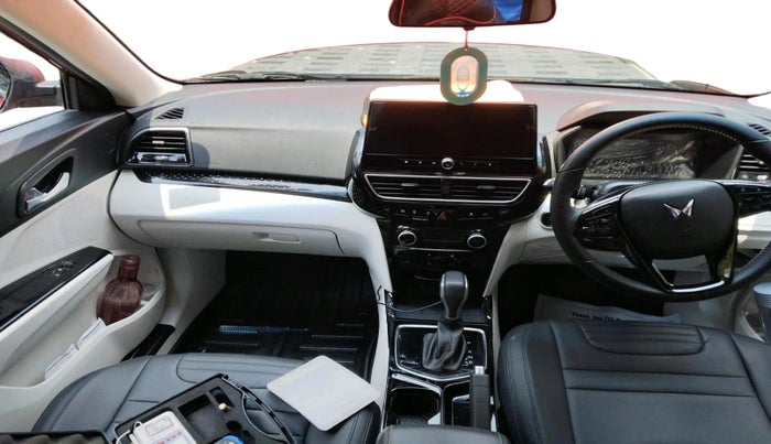 2024 Mahindra XUV 3XO AX5 1.2 L TCMPFI AT, Petrol, Automatic, 16,272 km, interior