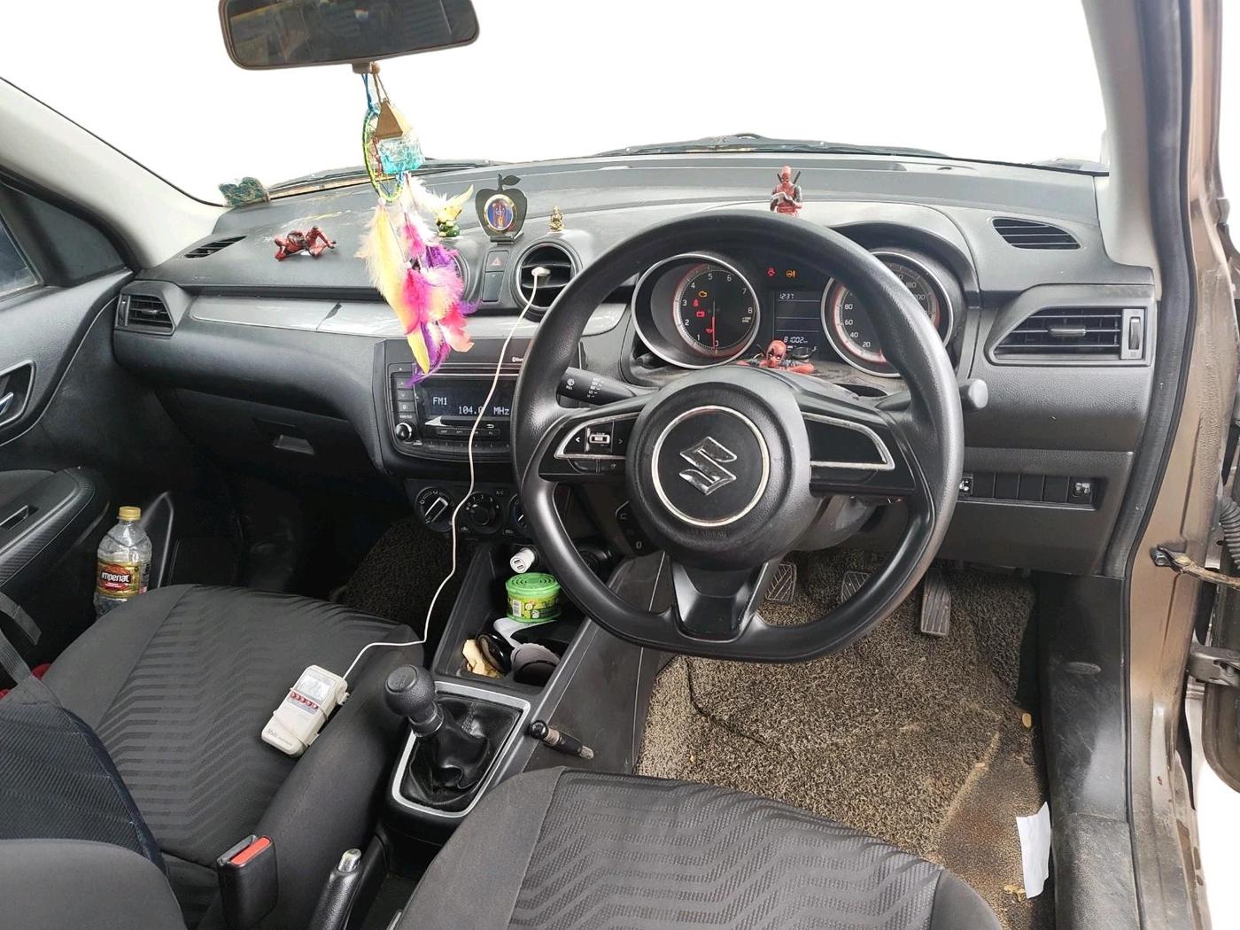 2018 Maruti Swift VXI, CNG, Manual, 81,002 km, interior
