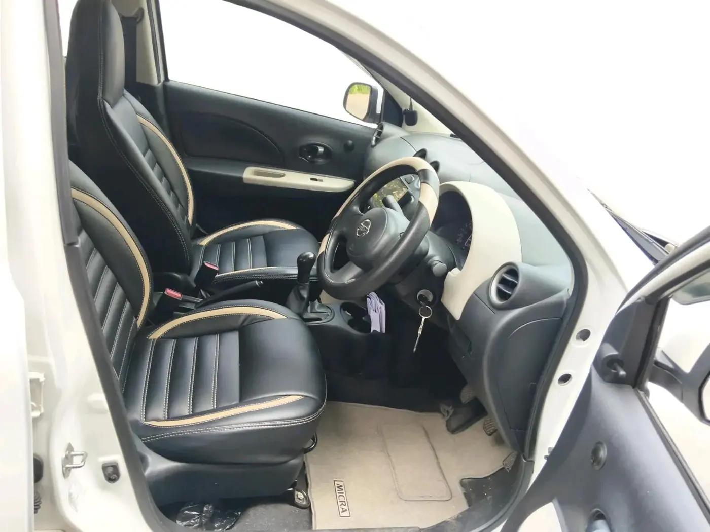 2015 Nissan Micra Active XV, Petrol, Manual, 35,132 km, interior