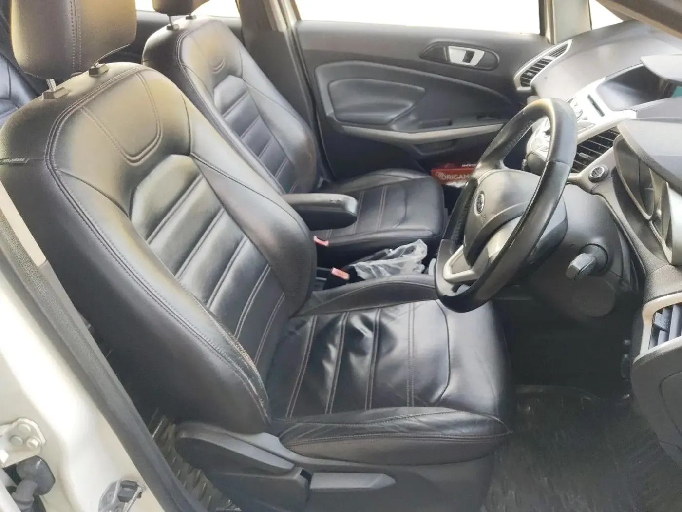 2013 Ford Ecosport TITANIUM 1.5L DIESEL, Diesel, Manual, 1,99,802 km, interior