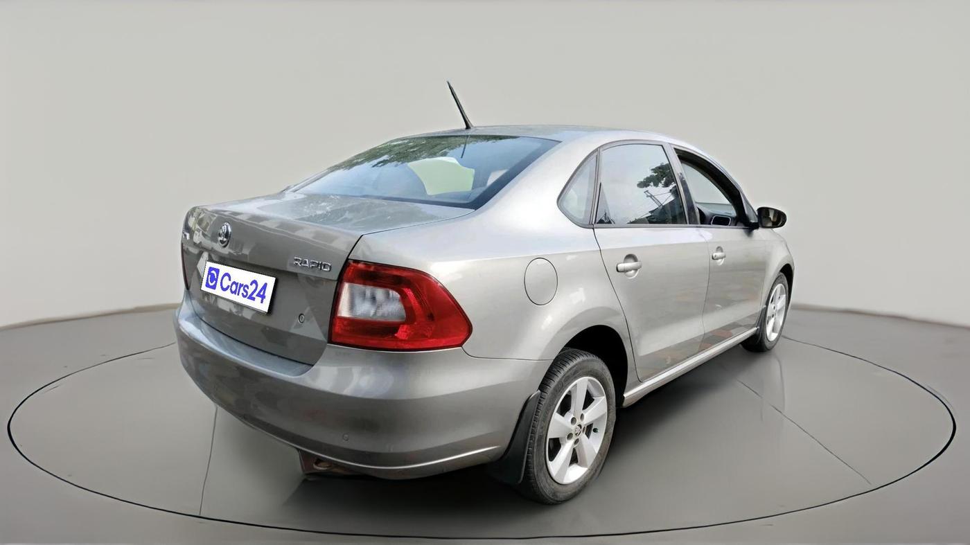 2016 Skoda Rapid 1.6 MPI STYLE PLUS MT, Petrol, Manual, 92,348 km, exterior