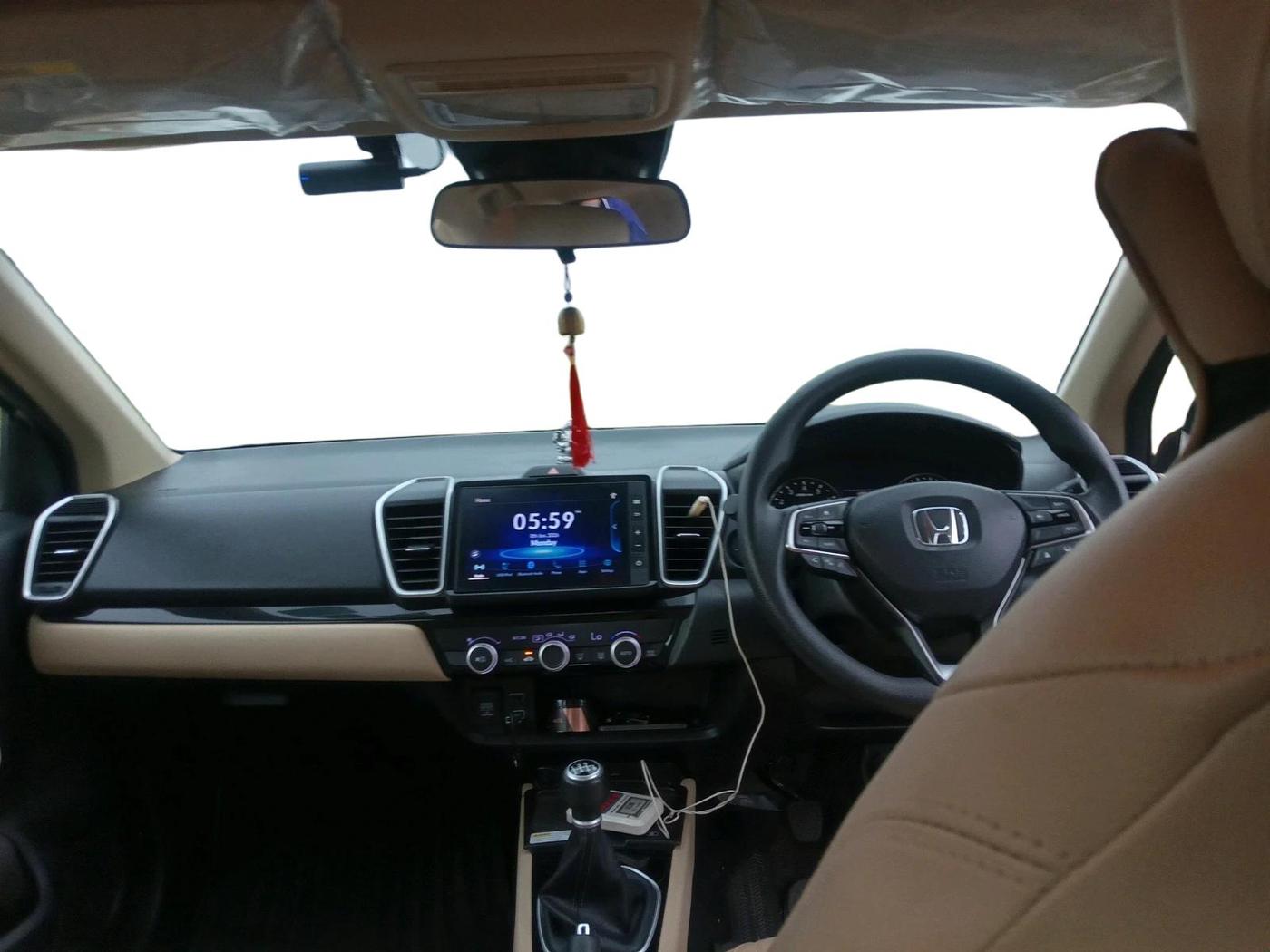 2024 Honda City 1.5L I-VTEC V, Petrol, Manual, 1,22,589 km, interior