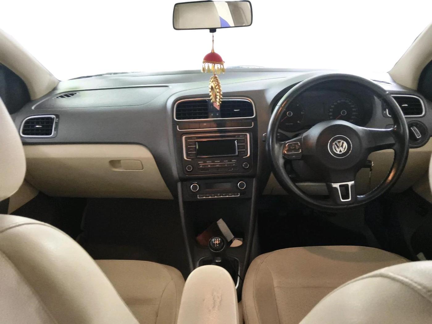 2014 Volkswagen Vento HIGHLINE DIESEL 1.6, Diesel, Manual, 1,08,517 km, interior