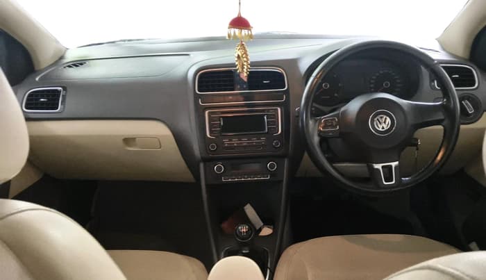 2014 Volkswagen Vento HIGHLINE DIESEL 1.6, Diesel, Manual, 1,08,517 km, interior