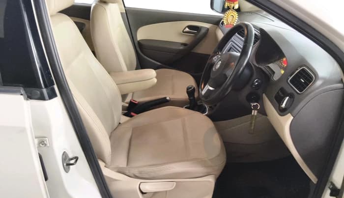 2014 Volkswagen Vento HIGHLINE DIESEL 1.6, Diesel, Manual, 1,08,517 km, interior