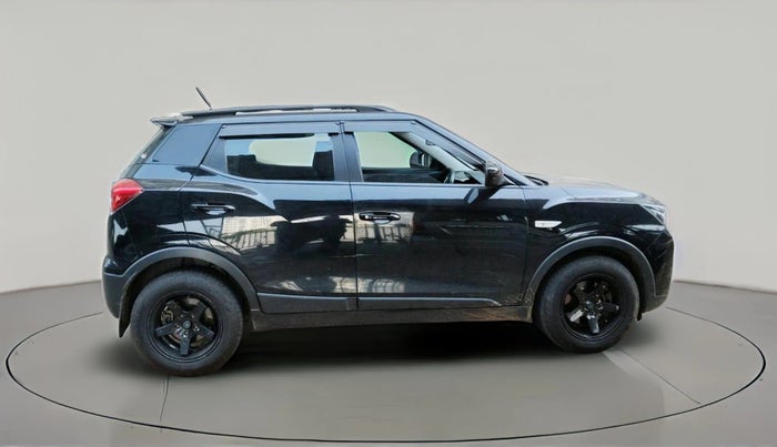 2020 Mahindra XUV300 W6 1.5 DIESEL, Diesel, Manual, 1,07,061 km, exterior