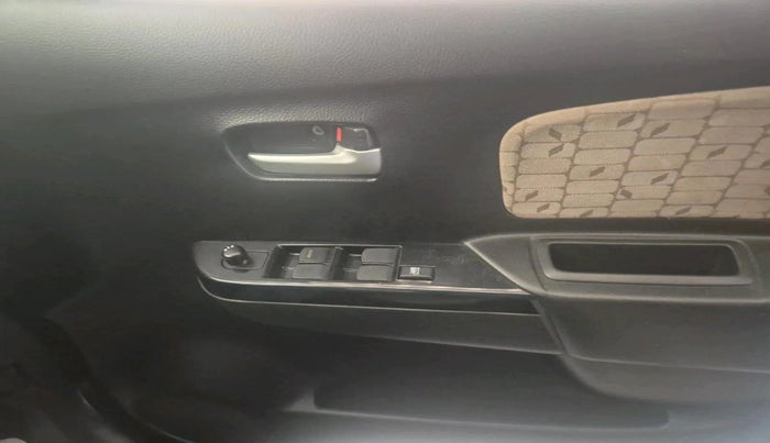 2017 Maruti Wagon R 1.0 VXI AMT, Petrol, Automatic, 26,446 km, interior