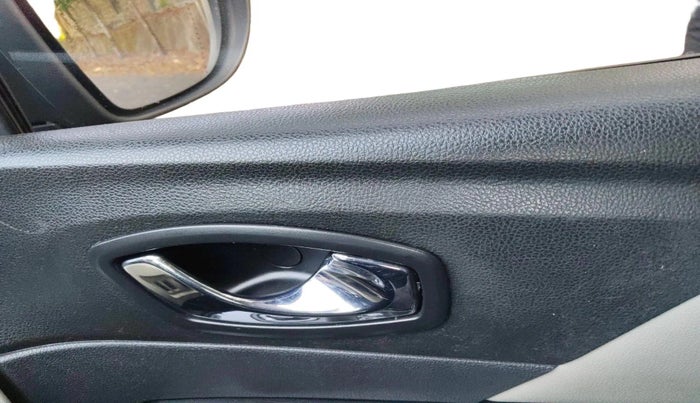 2018 Renault Captur RXT DIESEL DUAL TONE, Diesel, Manual, 71,949 km, interior