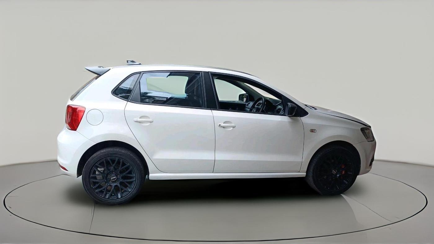 2014 Volkswagen Polo COMFORTLINE 1.5L, Diesel, Manual, 1,30,779 km, exterior
