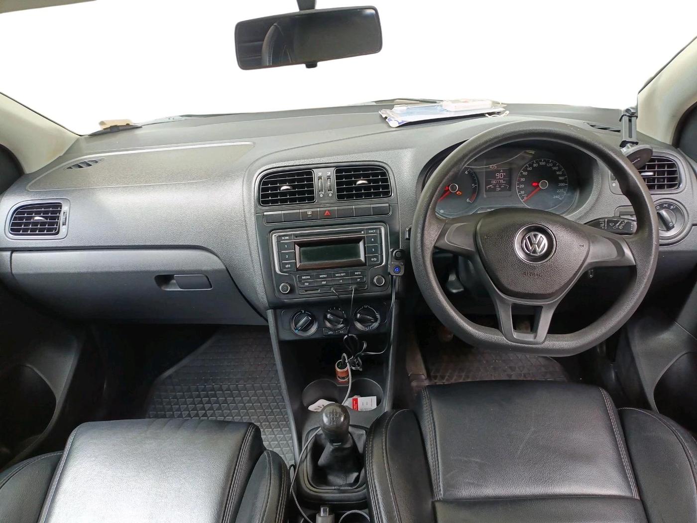 2014 Volkswagen Polo COMFORTLINE 1.5L, Diesel, Manual, 1,30,779 km, interior