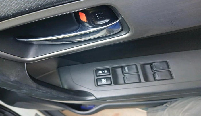 2017 Maruti Vitara Brezza ZDI, Diesel, Manual, 1,41,273 km, interior