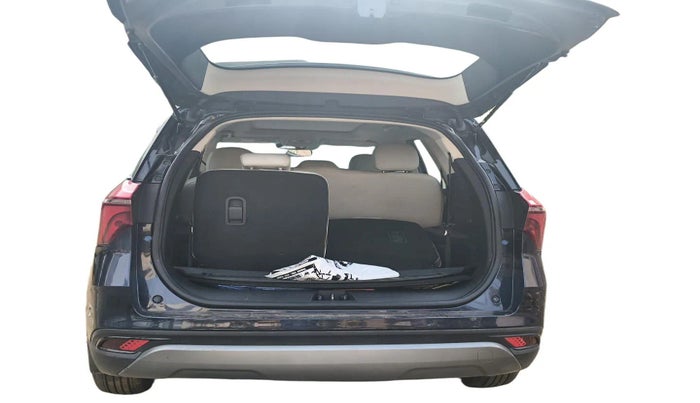 2024 Mahindra XUV700 AX 5 D MT 7 STR, Diesel, Manual, 50,617 km, exterior