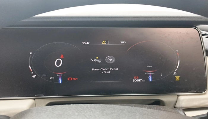 2024 Mahindra XUV700 AX 5 D MT 7 STR, Diesel, Manual, 50,617 km, interior