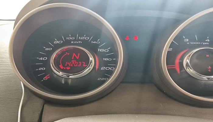 2012 Mahindra XUV500 W8, Diesel, Manual, 1,42,037 km, interior