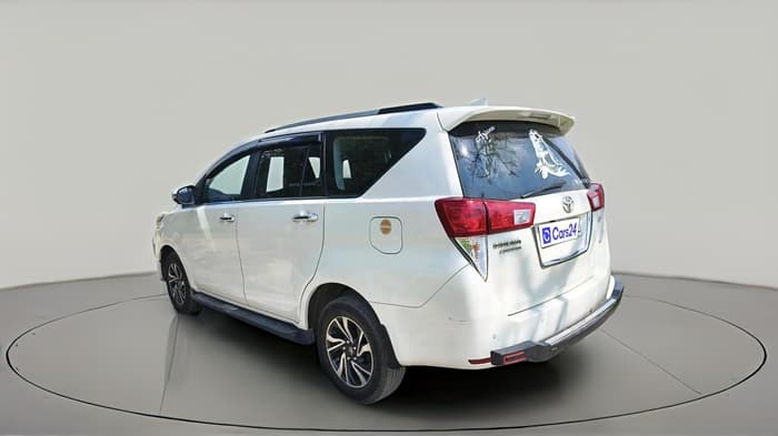 2022 Toyota Innova Crysta 2.7 GX 7 STR MT, Petrol, Manual, 51,112 km, exterior