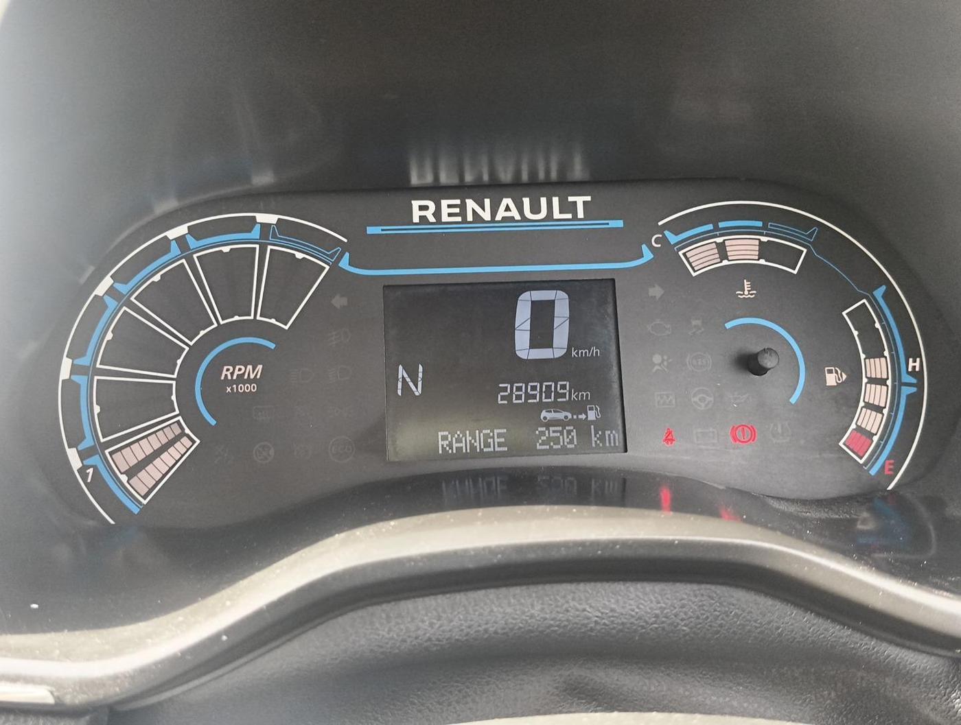 2020 Renault TRIBER RXZ AMT, Petrol, Automatic, 28,909 km, interior