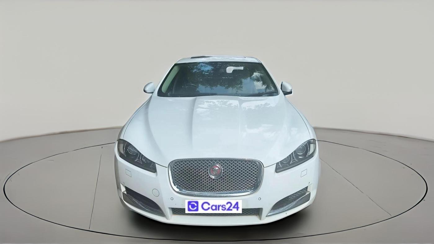 2014 Jaguar XF 2.2 DIESEL, Diesel, Automatic, 1,02,053 km, exterior