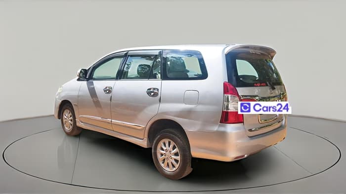 2013 Toyota Innova 2.5 VX 7 STR, Diesel, Manual, 1,75,096 km, exterior