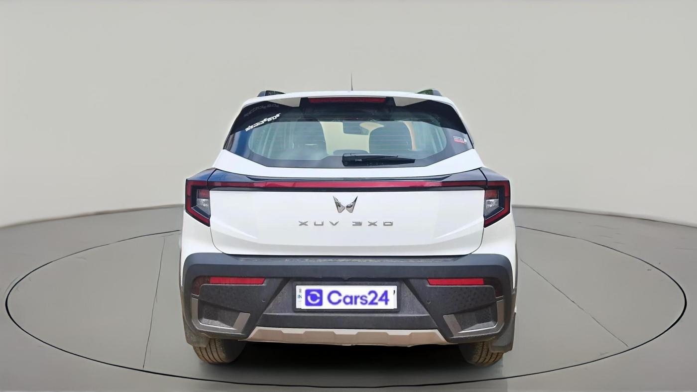 2025 Mahindra XUV 3XO AX5L 1.2 TGDi AT, Petrol, Automatic, 20,526 km, exterior