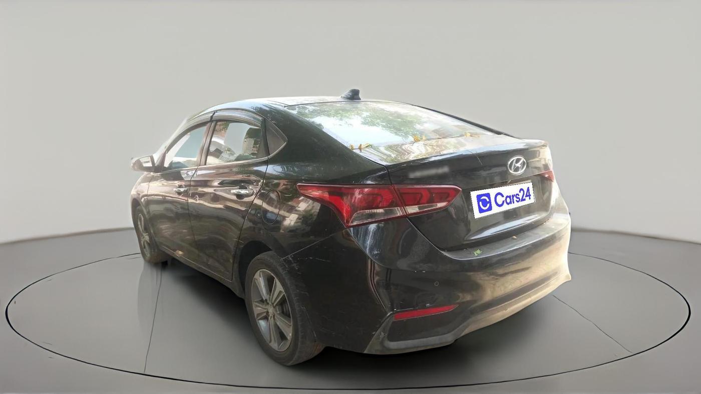 2018 Hyundai Verna 1.6 SX (O) CRDI MT, Diesel, Manual, 2,61,162 km, exterior