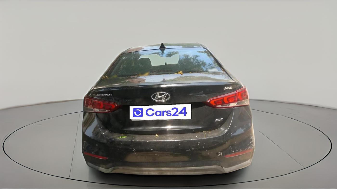 2018 Hyundai Verna 1.6 SX (O) CRDI MT, Diesel, Manual, 2,61,162 km, exterior