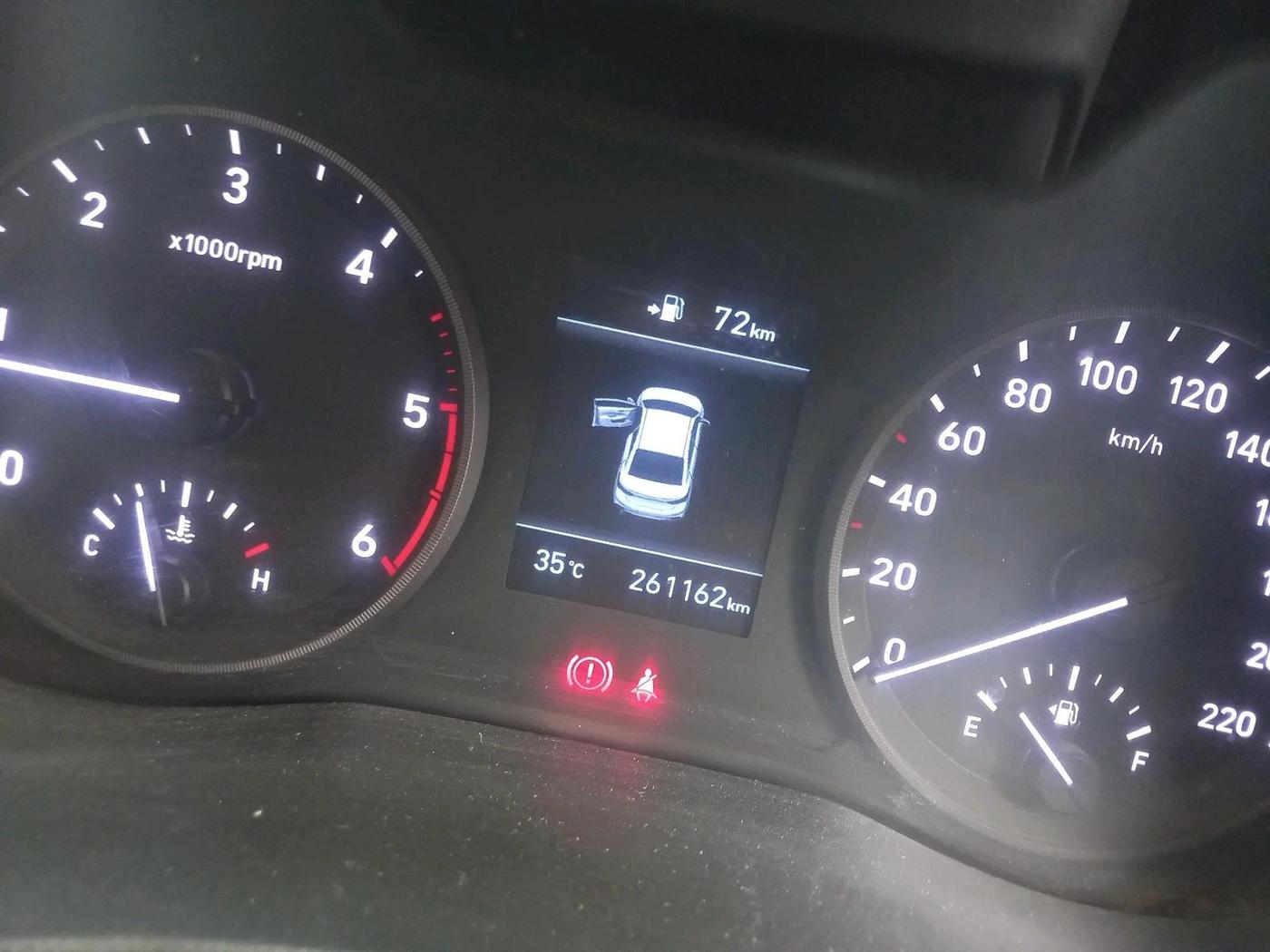 2018 Hyundai Verna 1.6 SX (O) CRDI MT, Diesel, Manual, 2,61,162 km, interior