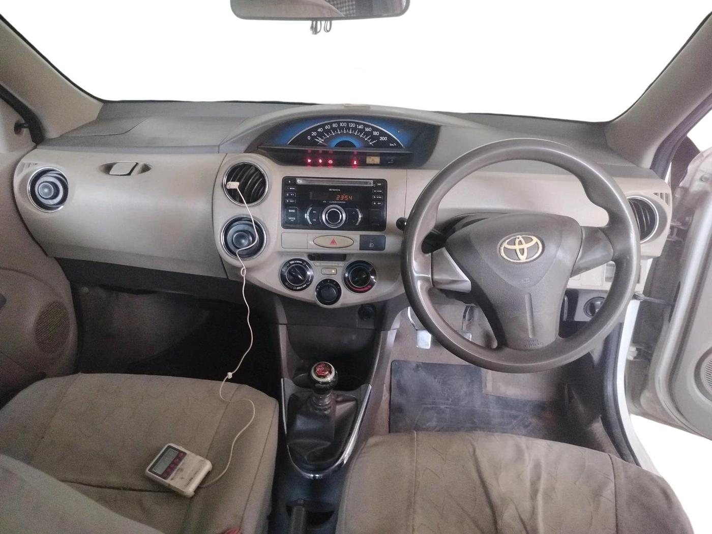 2014 Toyota Etios Liva GD, Diesel, Manual, 2,67,704 km, interior