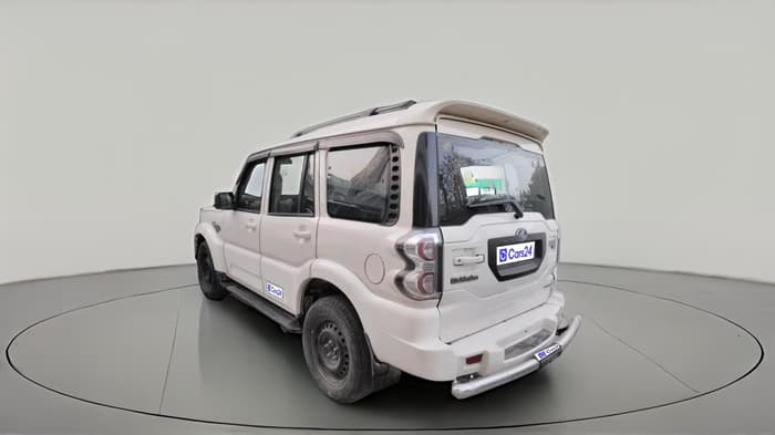 2017 Mahindra Scorpio S6 PLUS, Diesel, Manual, 1,70,662 km, exterior