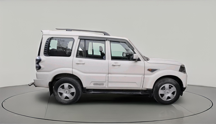 2017 Mahindra Scorpio S6 PLUS, Diesel, Manual, 1,70,662 km, exterior