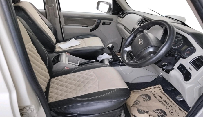 2017 Mahindra Scorpio S6 PLUS, Diesel, Manual, 1,70,662 km, interior