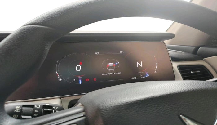 2022 Mahindra XUV700 AX 5 P MT 7 STR, Petrol, Manual, 23,148 km, interior